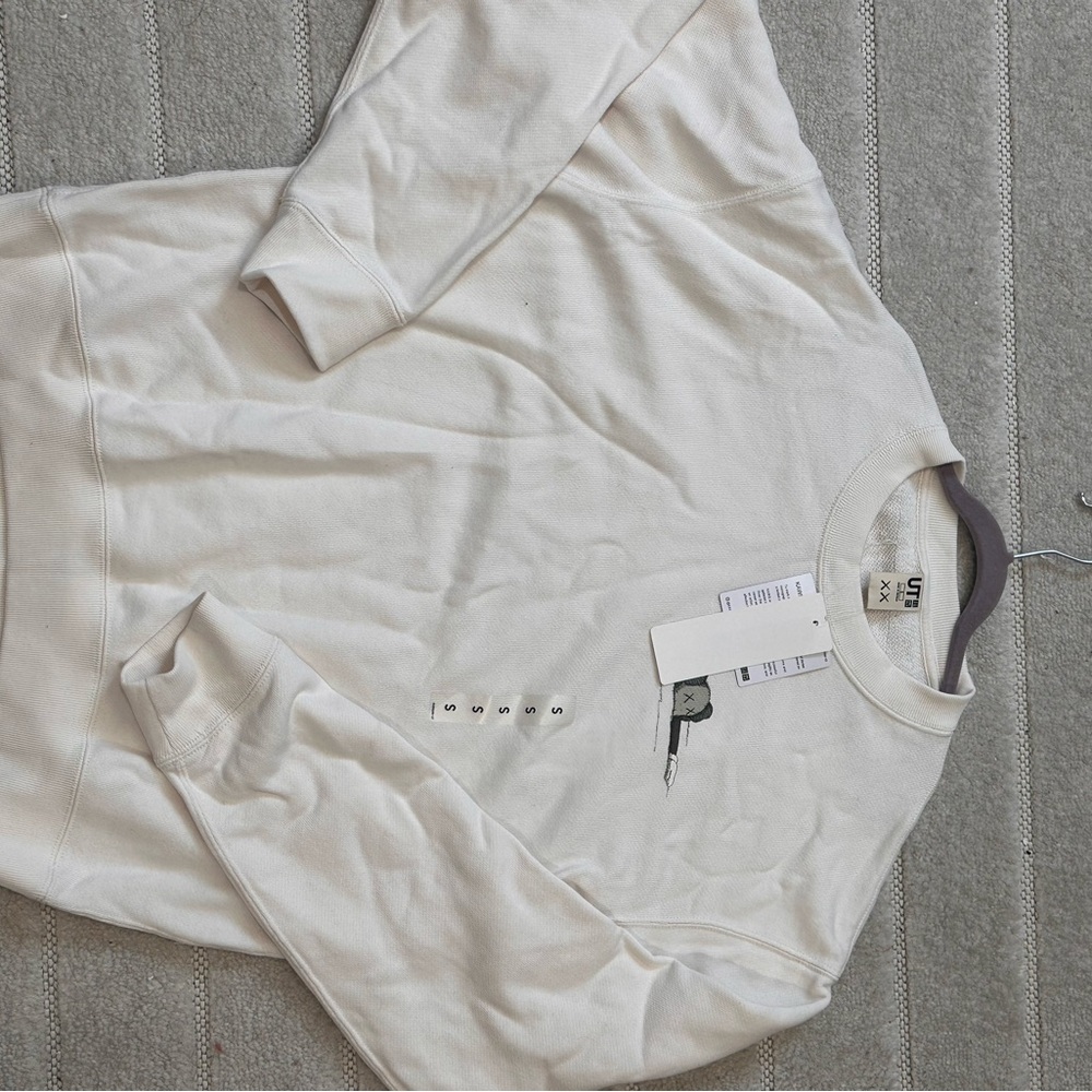 Uniqlo White Sweatshirt with Subtle Graphic